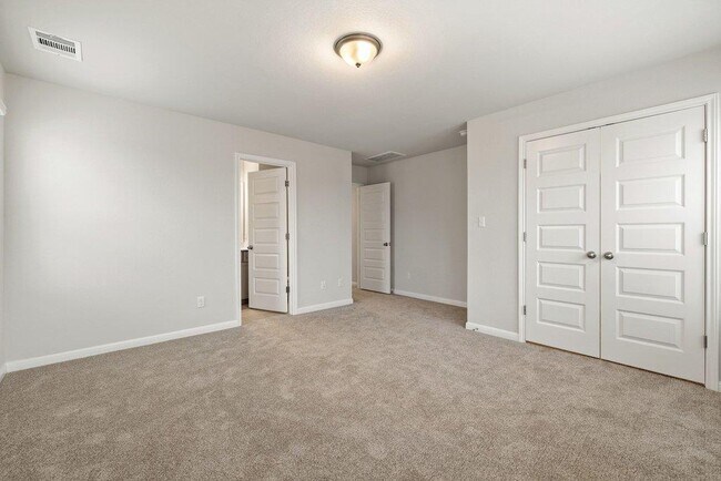 Building Photo - 303 Elm Br Trl