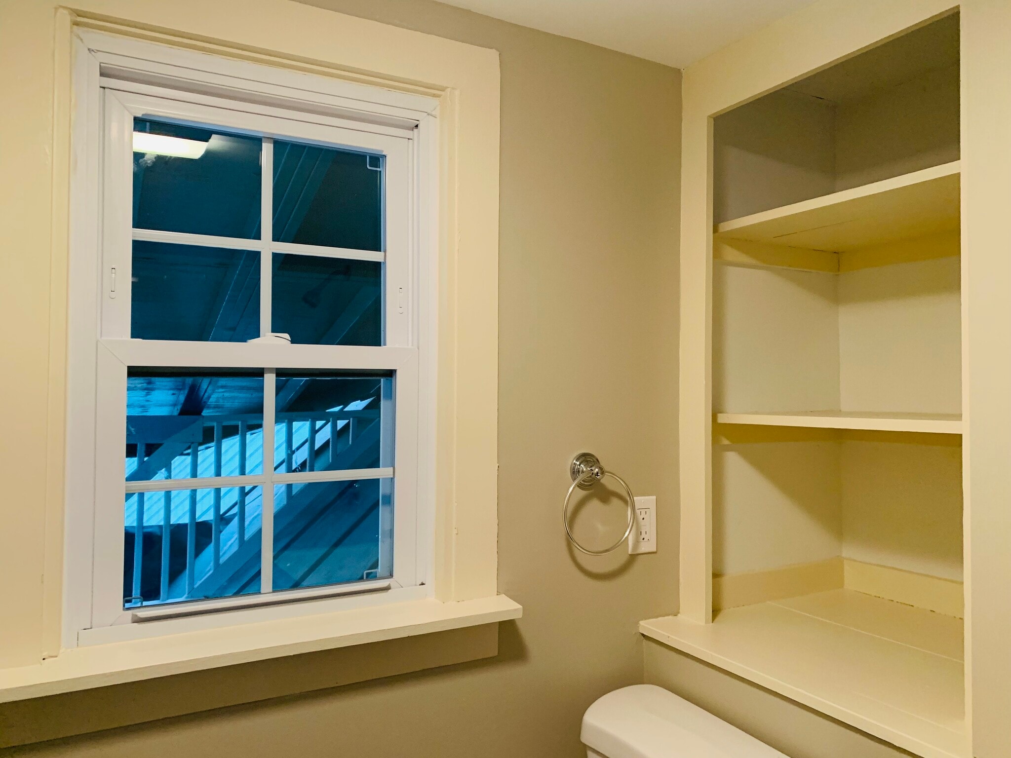 Building Photo - 2015 Quechee Main St