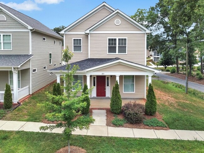 Primary Photo - Two Story Cottage In Historic Waxhaw