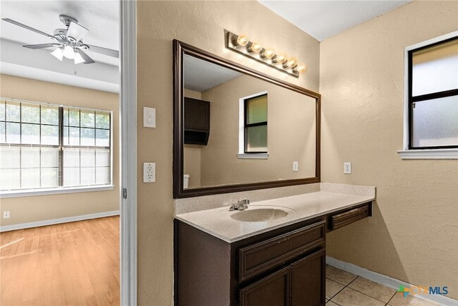 Building Photo - 3923 Oak Valley Dr