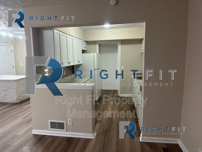 Building Photo - 1430 Amberly Dr