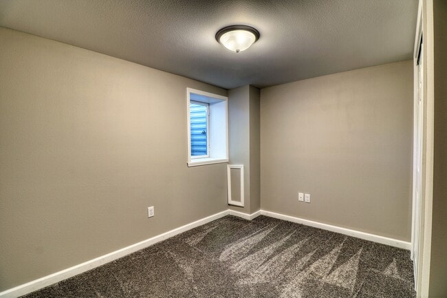 Building Photo - 1817 14th St S