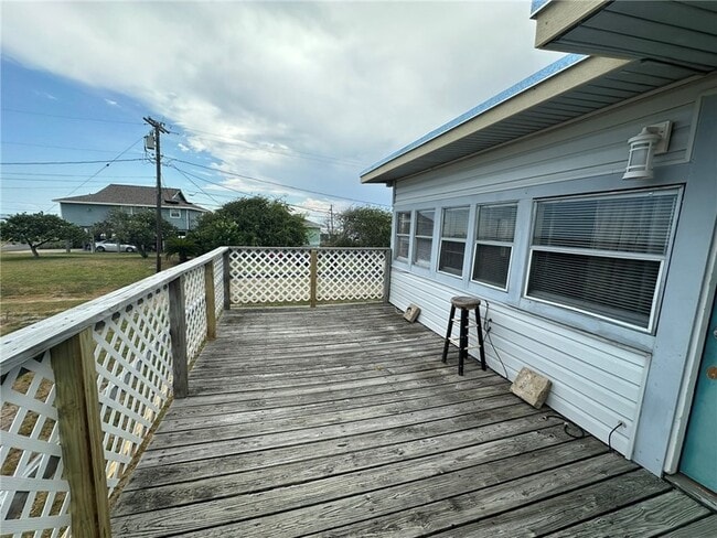 Building Photo - 810 S Sandpiper St