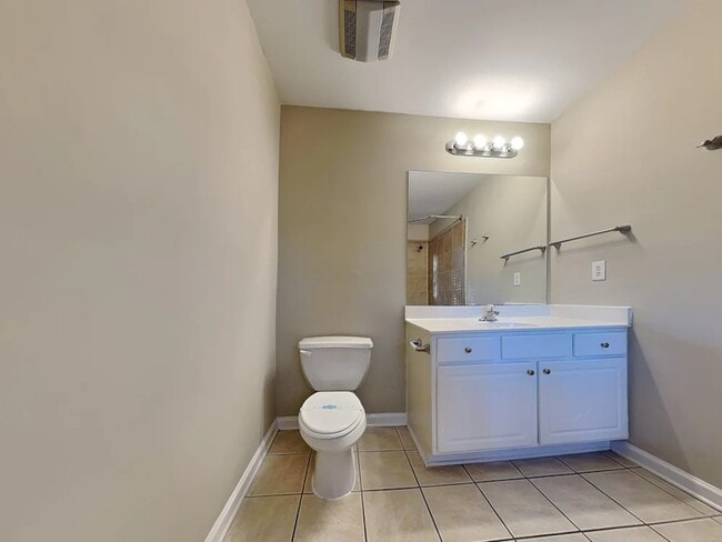 Building Photo - 64 Kenyon St SE