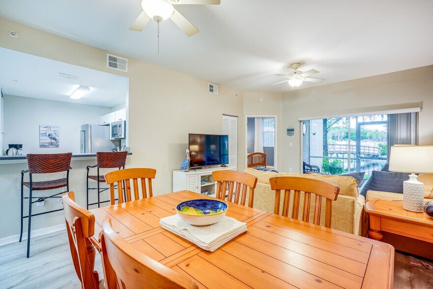 Building Photo - 15430 Bellamar Cir