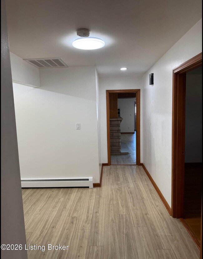 Building Photo - 4916 Oak Park Dr