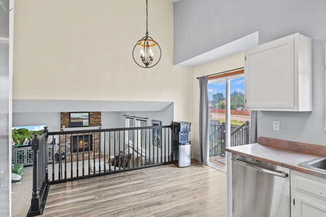 Building Photo - 770 Stargate Dr