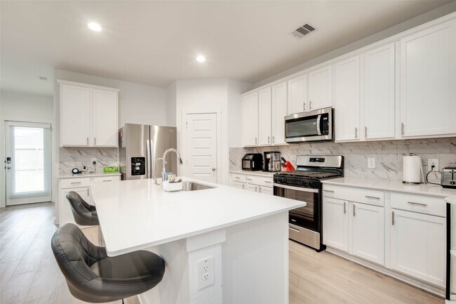 Building Photo - 4327 Whitefish Ln