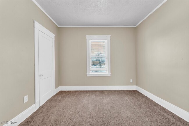 Building Photo - 54 W Grace St