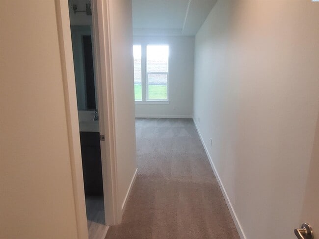 Building Photo - Brand New South Orchard Subdivision Rental