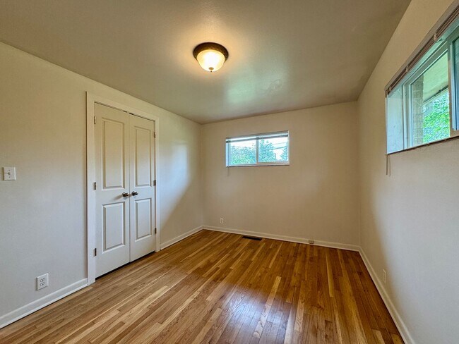 Building Photo - 3 Bedroom Home Walking distance to Sloan Lake & Highlands! Available NOW!!