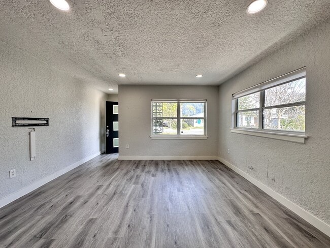 Building Photo - 2510 Boyd Ave