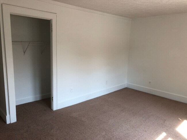 Building Photo - 2497-2499-2499 Adams Ave