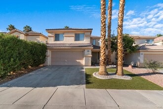 Building Photo - Beautiful 4 Bed 2.5 Bath Vaulted Ceilings,...