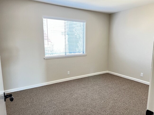 Building Photo - 788 Salt Lake Dr