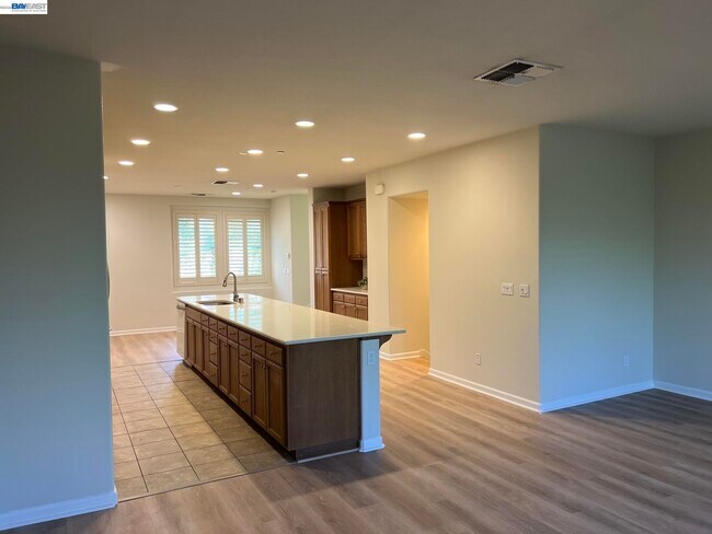Building Photo - 5683 Melodia Cir