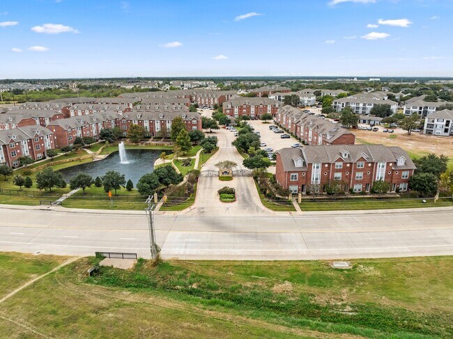 Building Photo - August 2026 Pre-Lease 4 bed Lakeridge - NO CARPET!