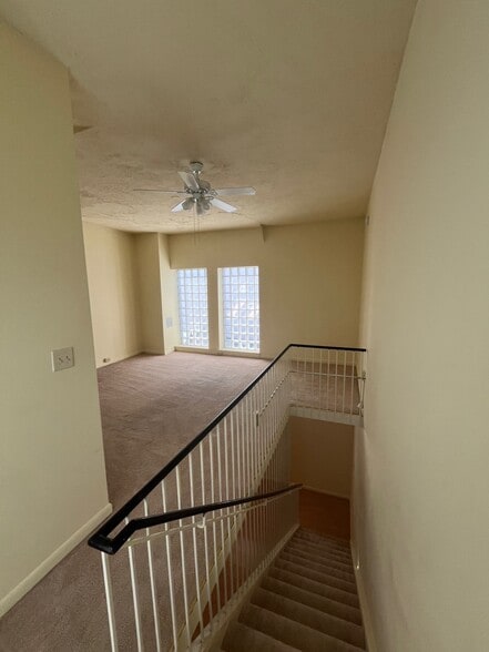 Building Photo - 907 Caroline St