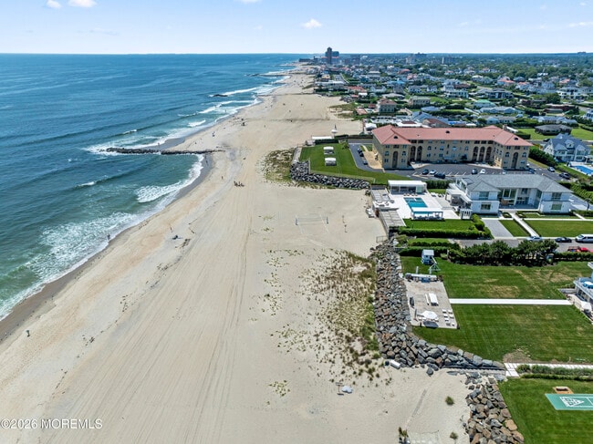 Building Photo - 1 Roseld Ave