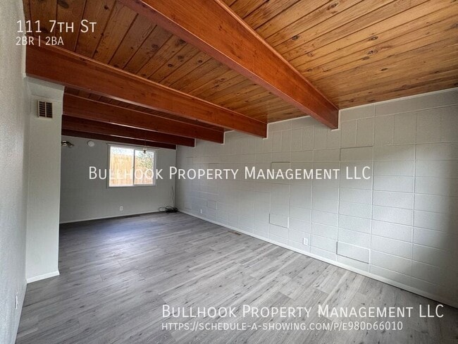 Building Photo - 111 7th St