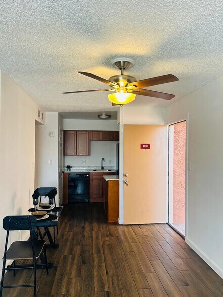 Building Photo - 4444 N 7th Ave