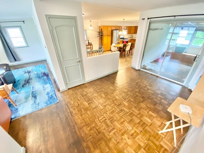 Building Photo - 2 Bedroom Home in Burlington VT Available ...