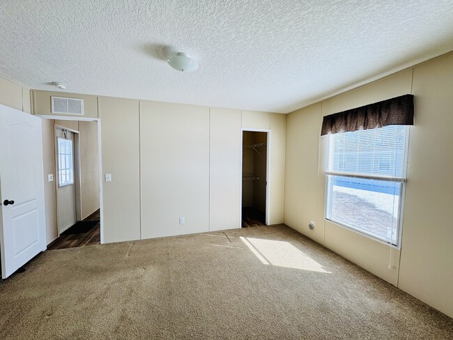 Building Photo - 116 Blissful Ct