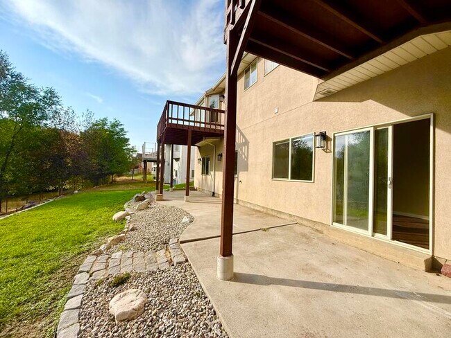 Building Photo - 2154 Wasatch Blvd