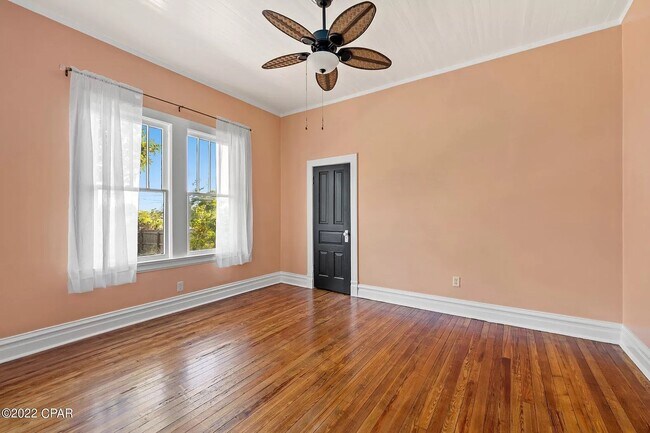 Building Photo - 418 Massalina Dr