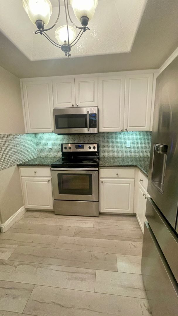 Building Photo - Beautiful 3 bedroom, 2 bath condo in La Jo...