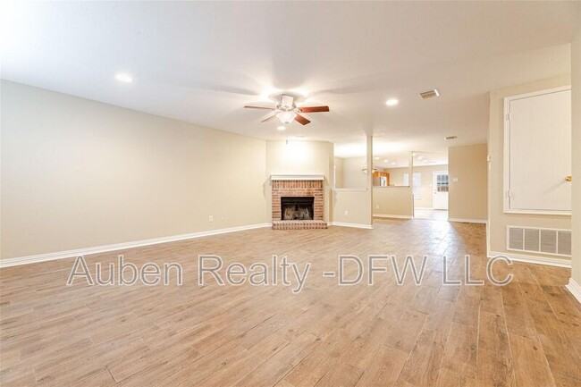 Building Photo - 9013 Fremont tr