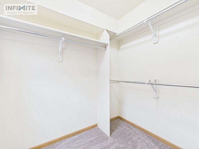 Building Photo - 3 Bedroom End Unit in Bozeman