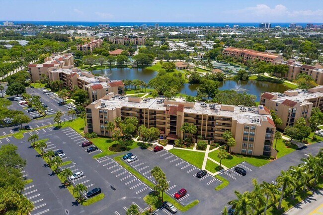 Building Photo - 450 Egret Cir