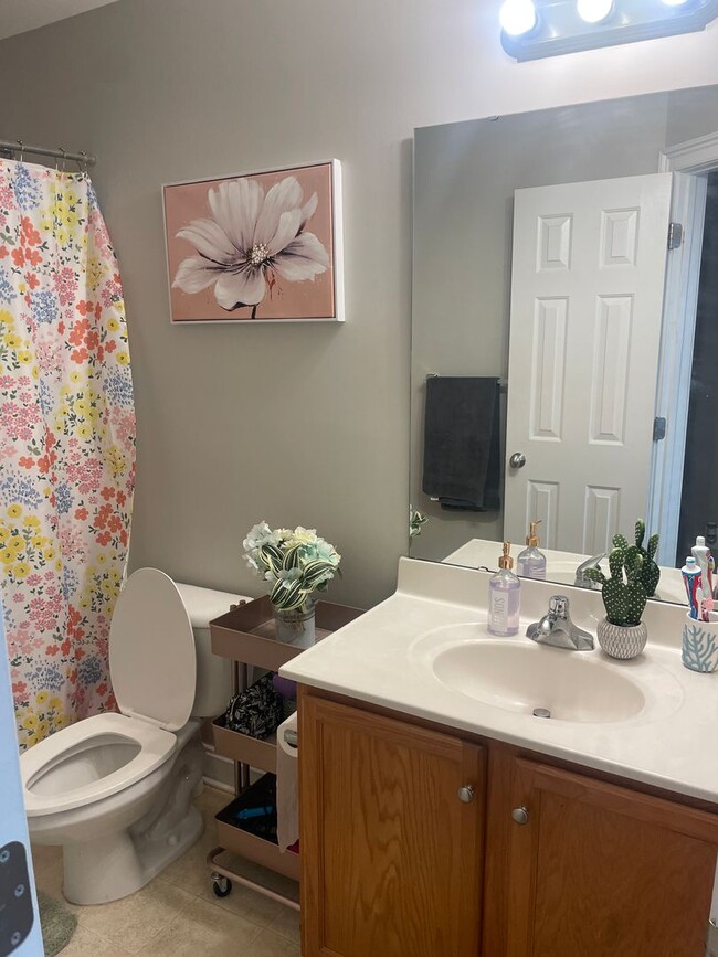 Building Photo - 3BR Home in Huntersville