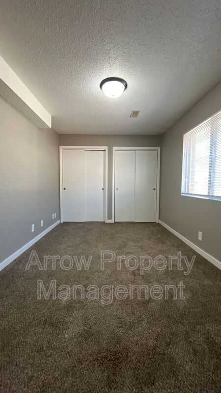 Building Photo - 1119 E St