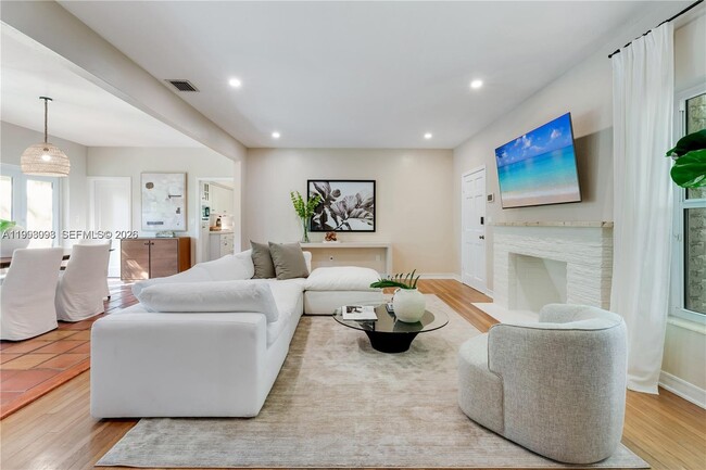 Building Photo - 414 Camilo Ave