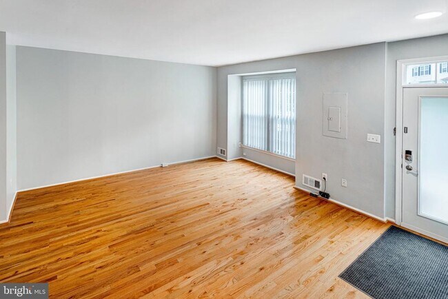 Building Photo - 8315 Sanderling Way