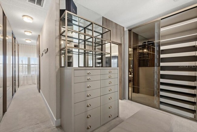 Building Photo - 15699 Panther Lake Dr