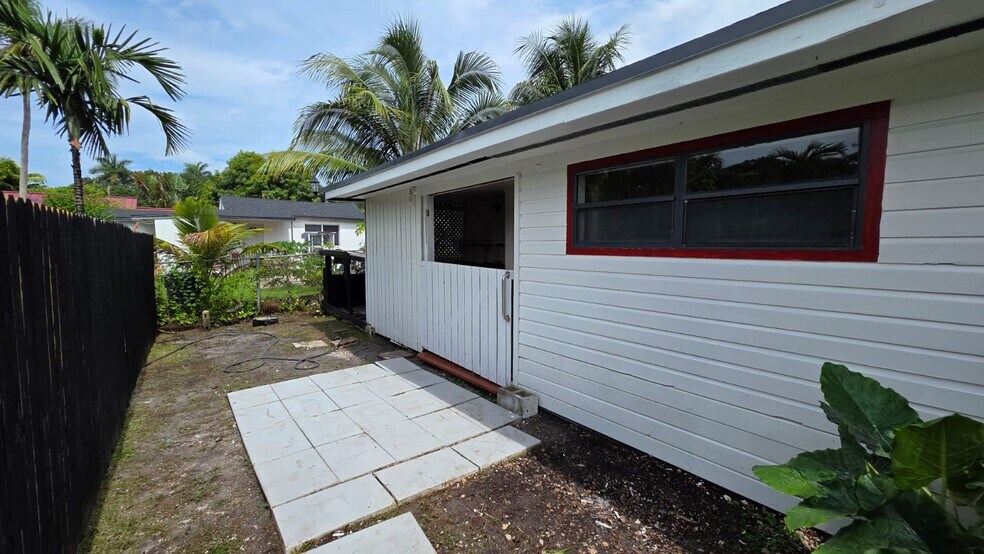 Building Photo - 161 NW 156th St