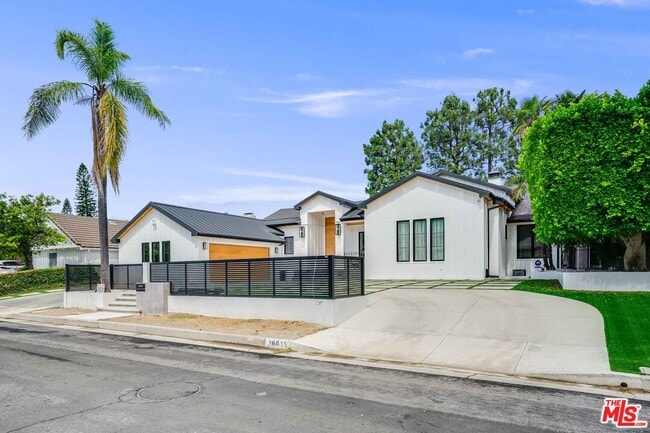 Building Photo - 16015 Valley Wood Rd