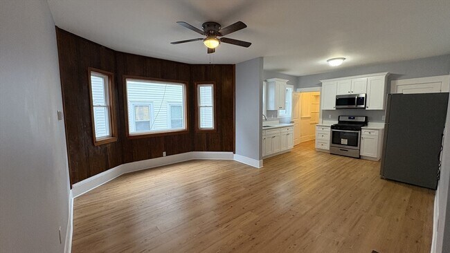 Building Photo - 190 Sheridan Ave