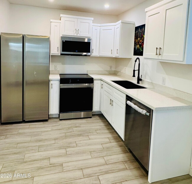 Building Photo - 1409 N 5th St