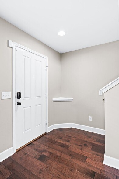 Building Photo - 1840 Riverbirch Ln