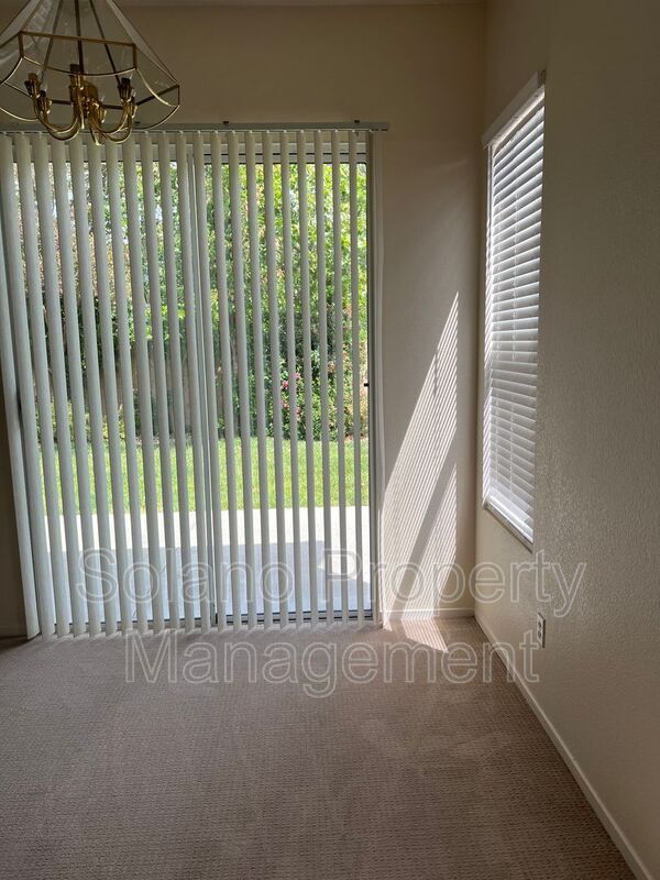 Building Photo - 480 Stern Dr