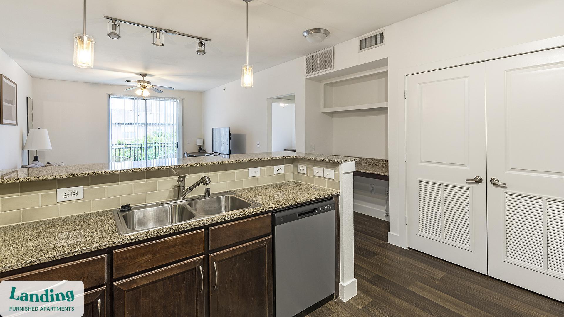 Building Photo - 7373 Valley View Ln