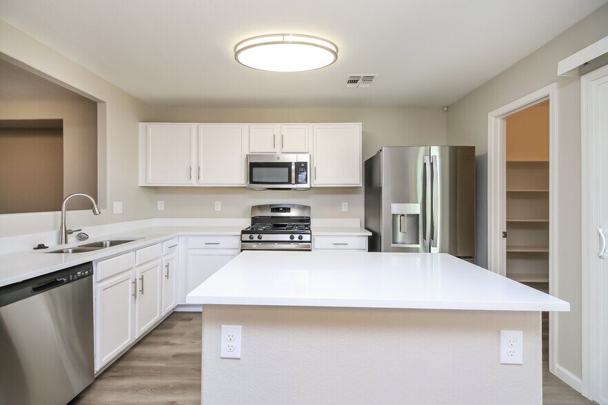 Building Photo - 2602 S Shelby