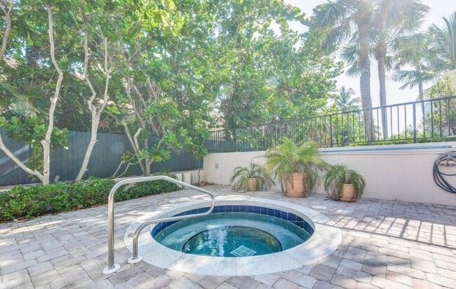 Building Photo - 420 Celestial Way