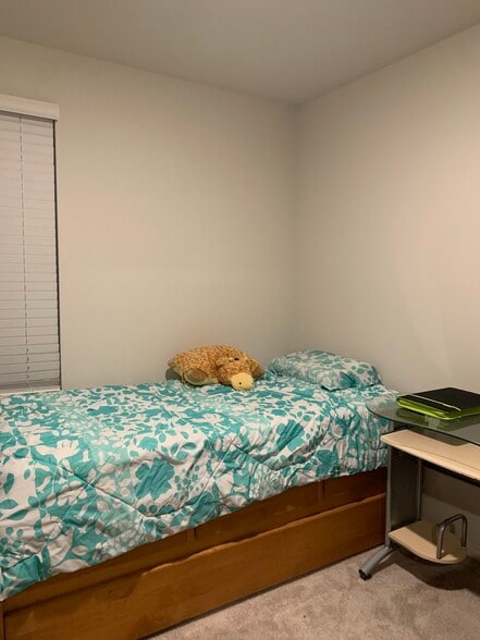 Building Photo - 2664 NE 116th Pl