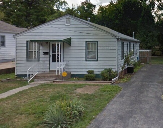 Primary Photo - Two bedroom home in Ferguson