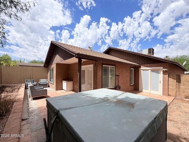 Building Photo - 11815 N 65th Dr
